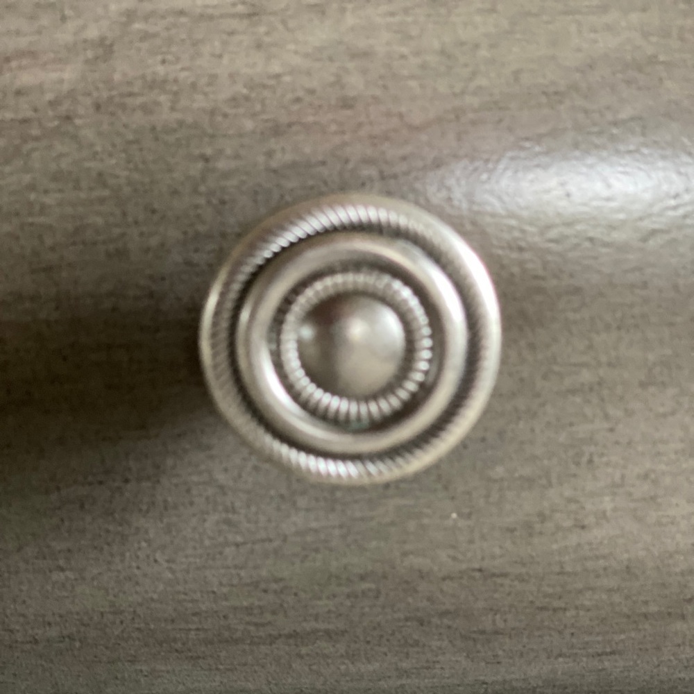 Dresser knobs - Picture 2 of 3